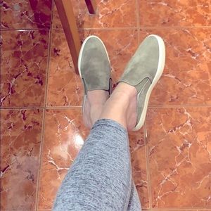 FINAL PRICE!!’ Vince slip ons
